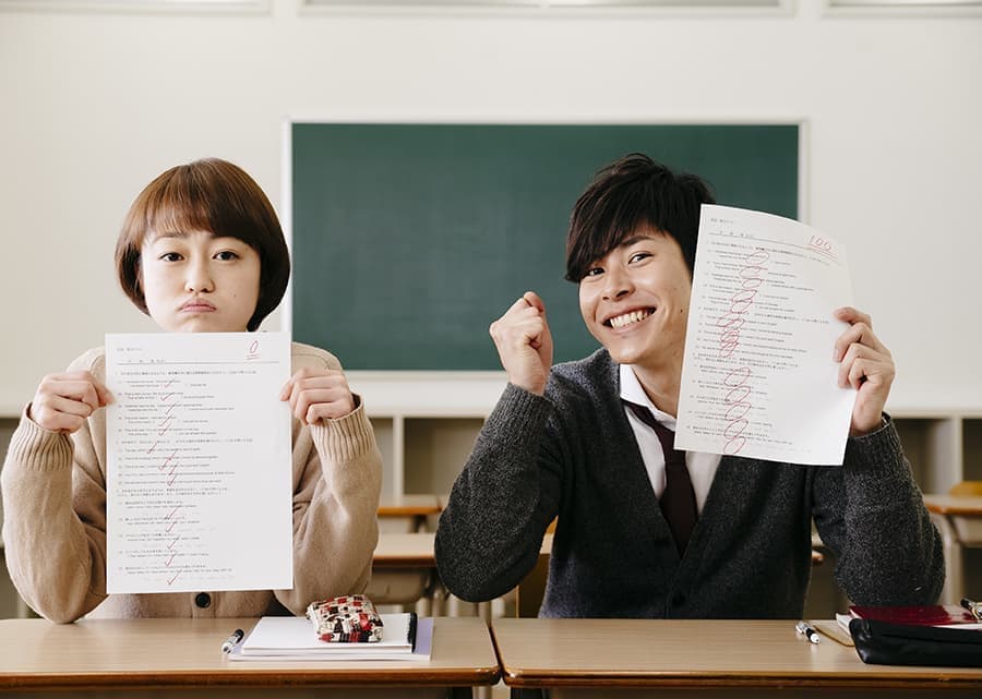 テストの高校生