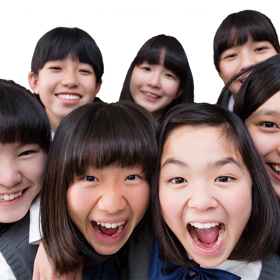 女子中学生たちの顔アップ
